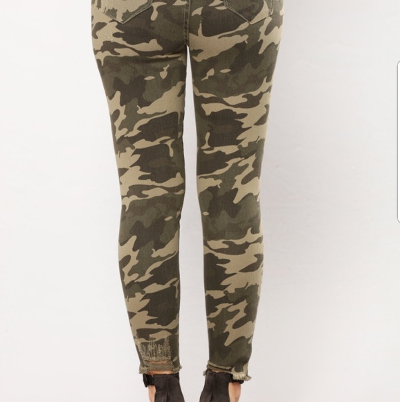NWT Looking Like a Snack Distressed Jean - Camo - Picture 6 of 7